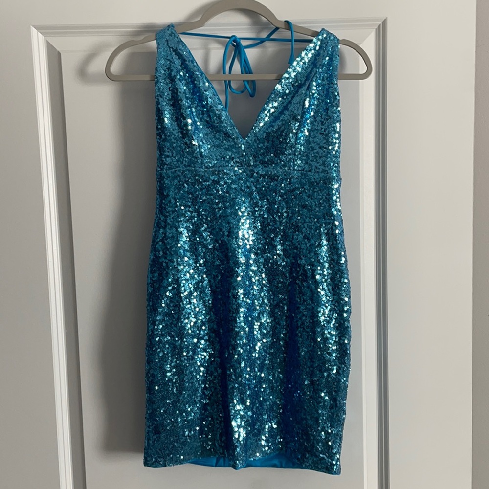 HELLO MOLLY blue sequin dress. Size medium. ADORABLE! NWT!